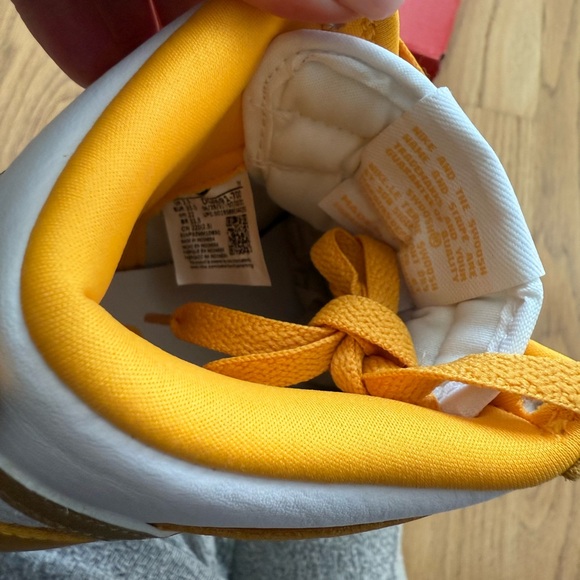 Nike Dunk High University Gold Orange W size 5, DQ4691700 Brand New! - Picture 2 of 8